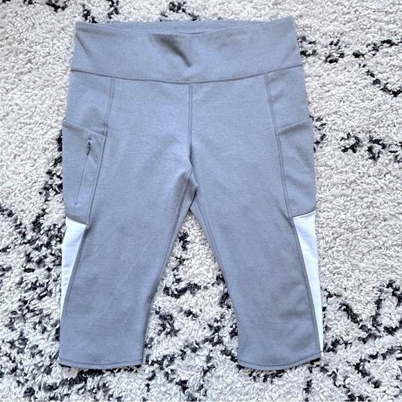 Athleta Pants - ATHLETA // All In Crop Legging, size XL, Gray with White Mesh